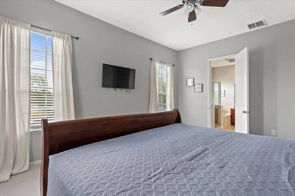 Long Stays! Lakefront - Gated Pool Home Orlando United States