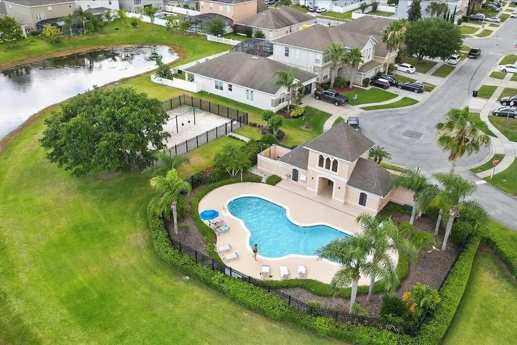 Long Stays! Lakefront - Gated Pool Home Orlando Holiday home