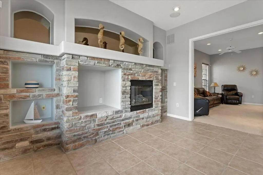 Long Stays! Lakefront - Gated Pool Home Orlando